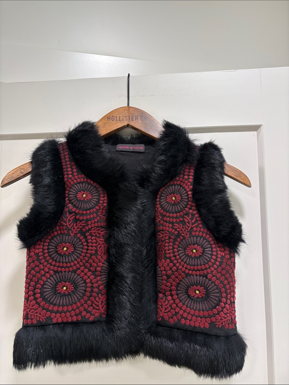 Antik Batik Embroidered Vest W/Rabbit Fur Trim—GORGEOUS!! Boho—Like New!